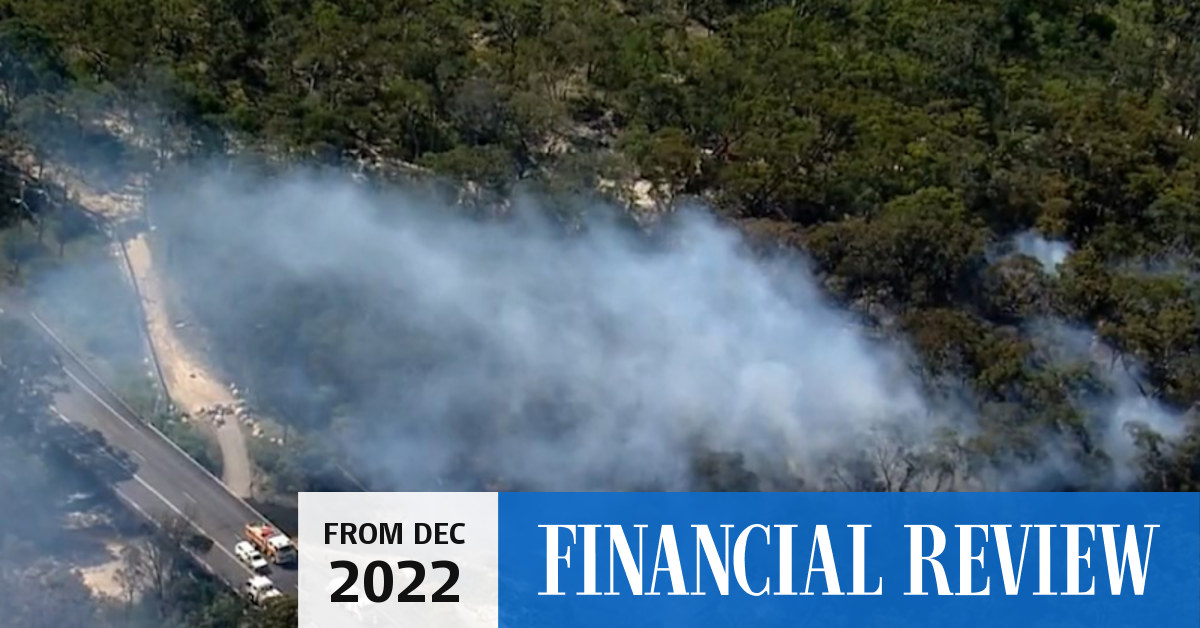 Sydney plane crash Two killed as downed aircraft sparks grass fire in